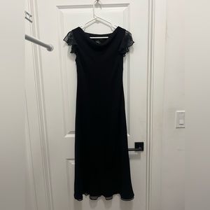 A stunning black dress from Jones New York in perfect condition